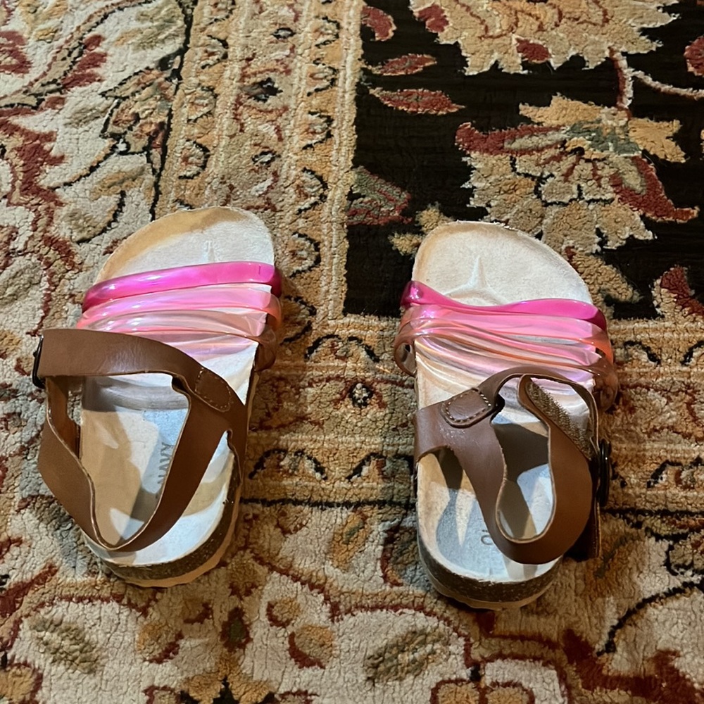 Sandals - Picture 2 of 3